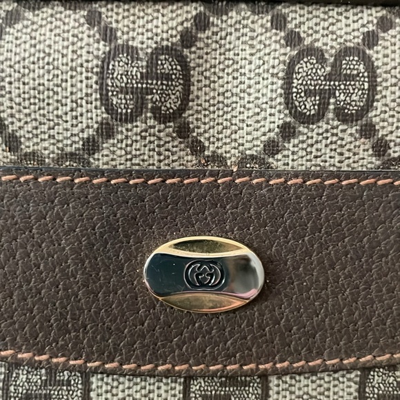 Gucci Brown and Cream Monogram Clutch - Picture 12 of 14